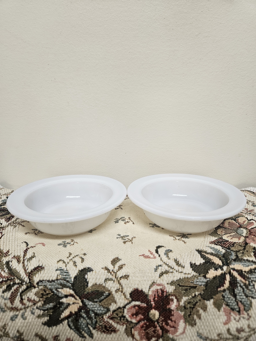 Milk Glass Serving Bowls‎ - Set of 2